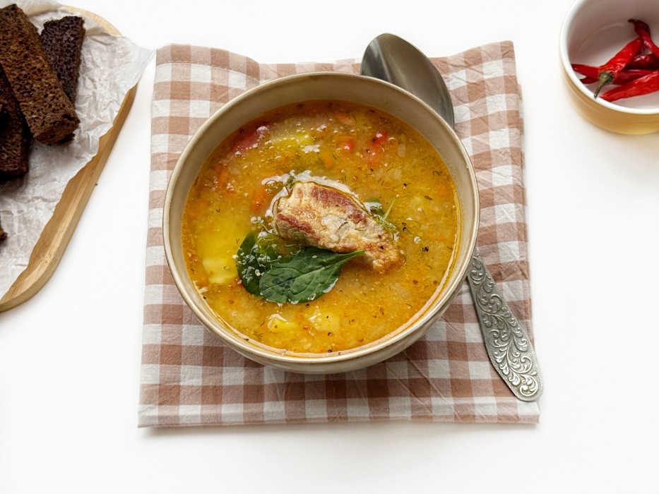 Гороховый суп с ребрышками в мультиварке