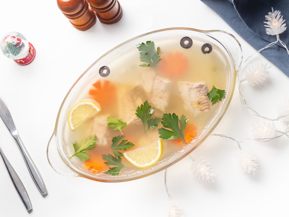 Новогоднее заливное из рыбы с желатином