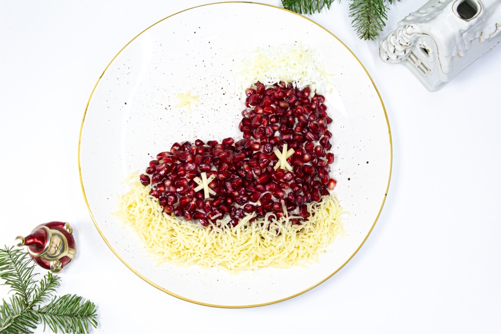 Салат с гранатом и говядиной новогодний