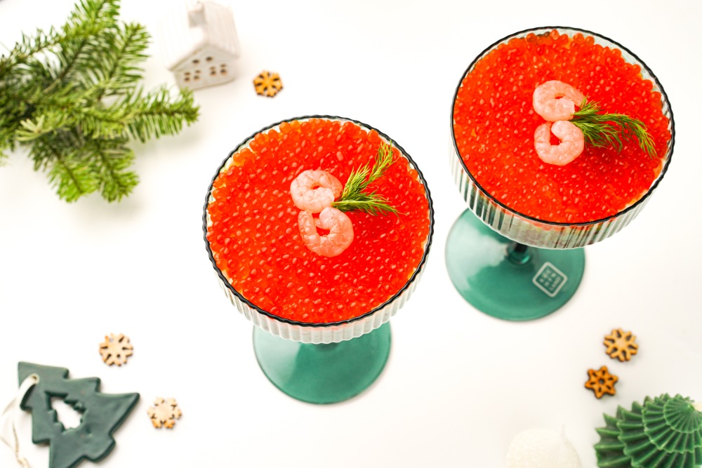 Салат с красной икрой слоями новогодний