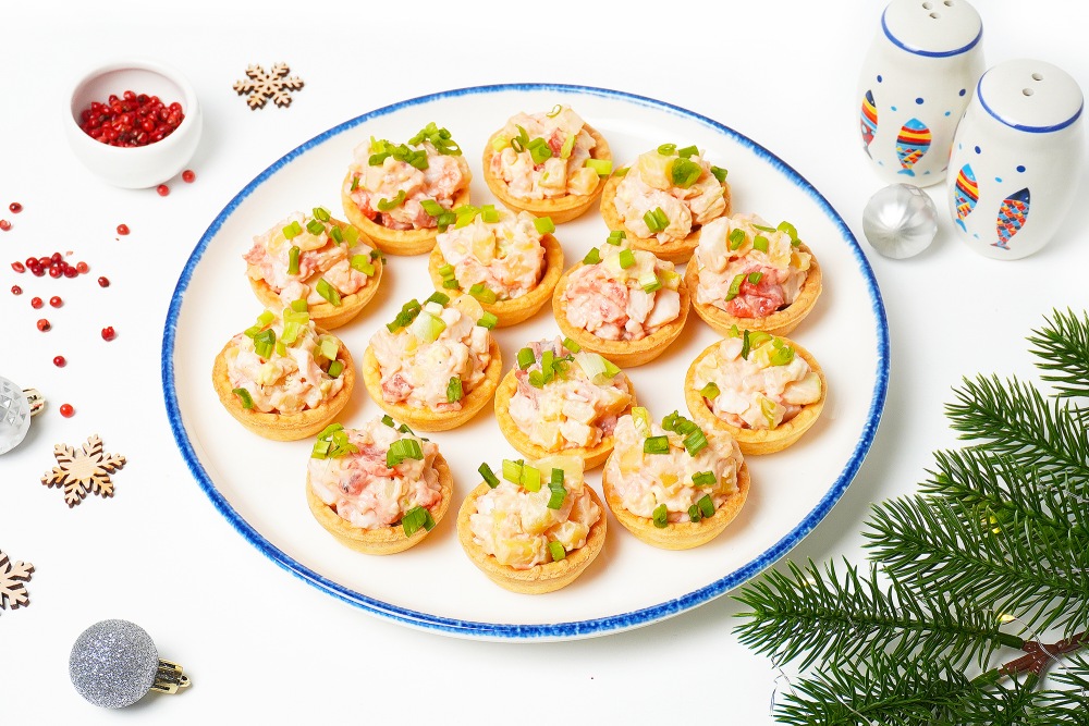 Тарталетки с красной рыбой на Новый год