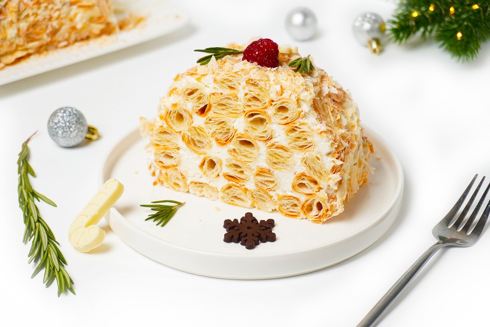 Торт “Полено” из слоеного теста на праздничный стол