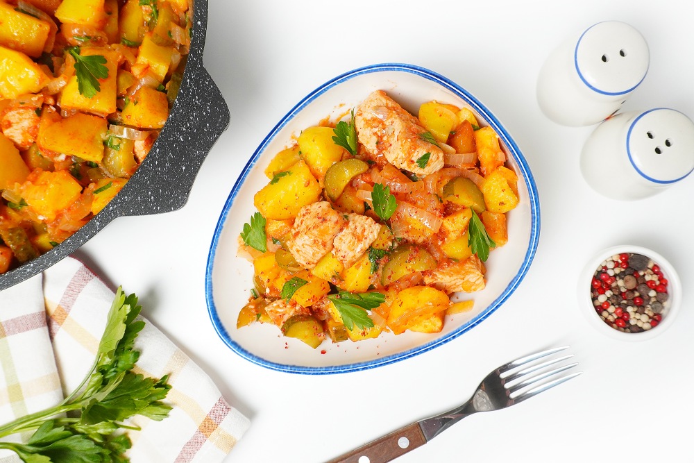 Азу из индейки на сковороде