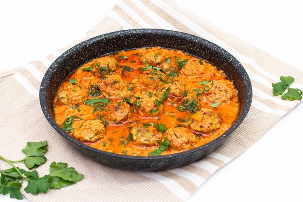 Фрикадельки из фарша с подливкой на сковороде