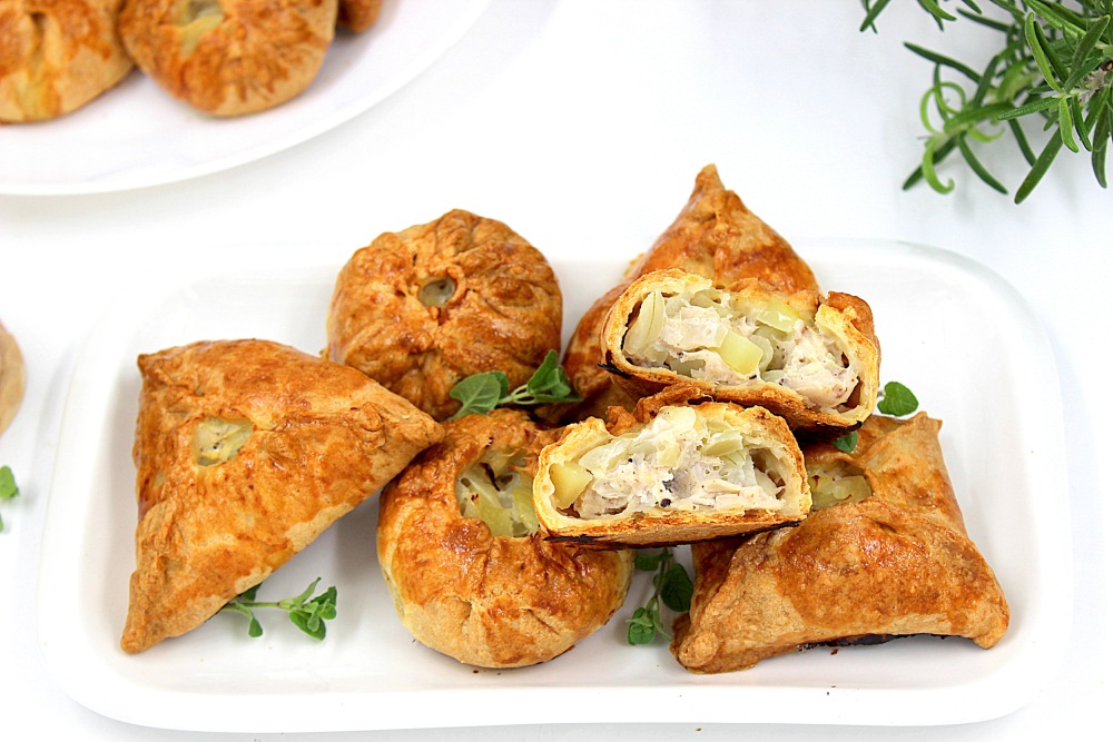 Курники с курицей в духовке классические