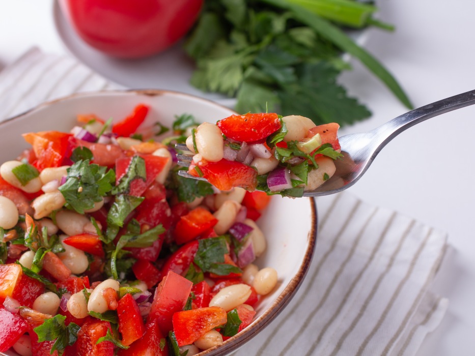 Салат с фасолью и болгарским перцем