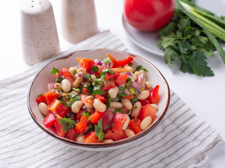 Салат с фасолью и болгарским перцем