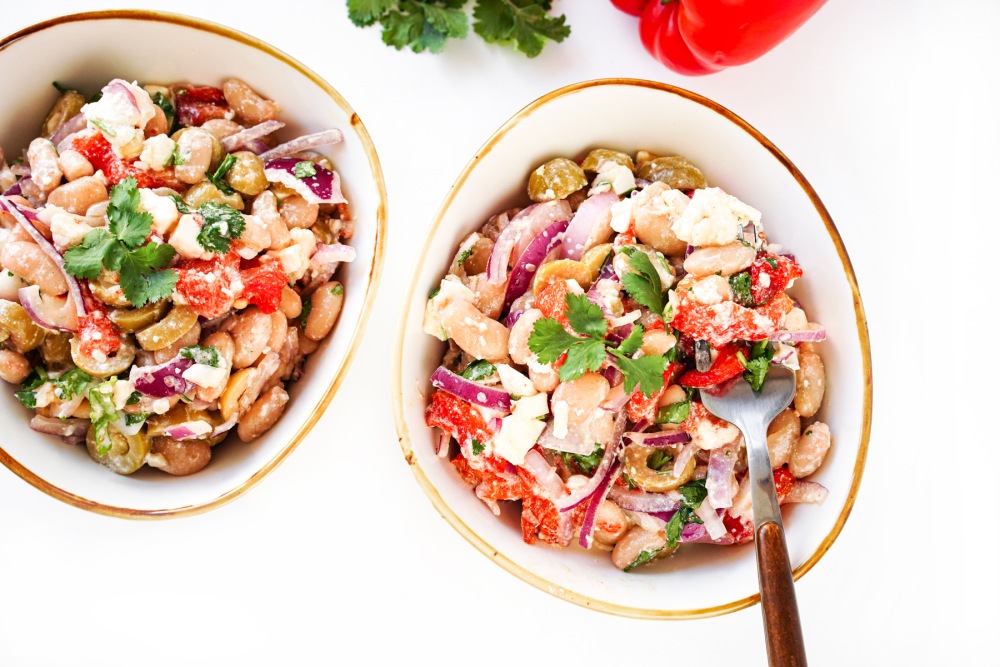 Салат с фасолью и сыром фета