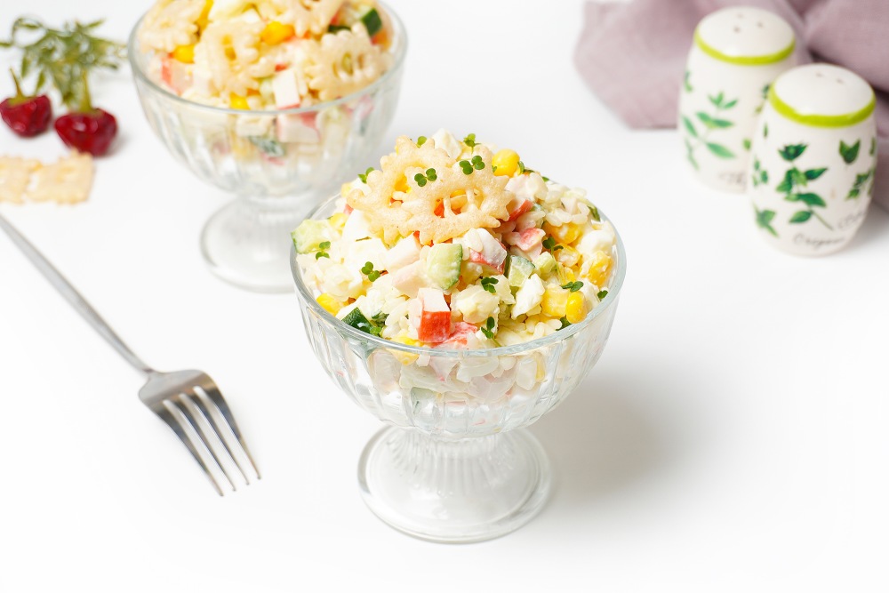 Салат с крабовыми палочками и рисом самый вкусный