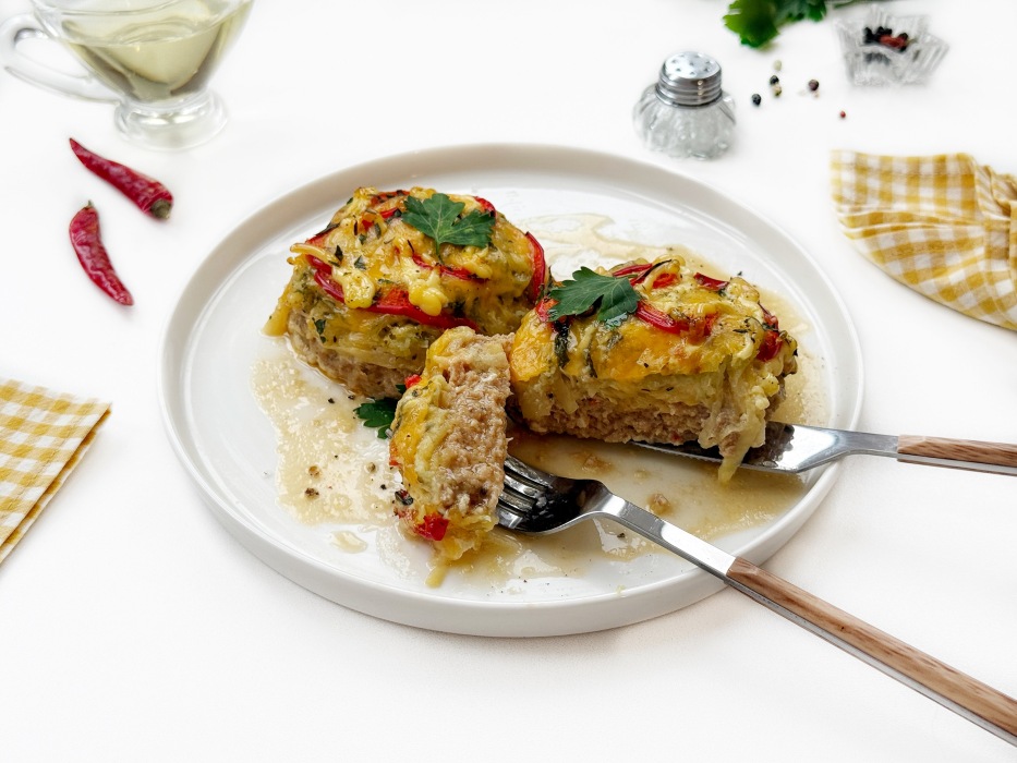 Стожки из фарша в духовке с сыром