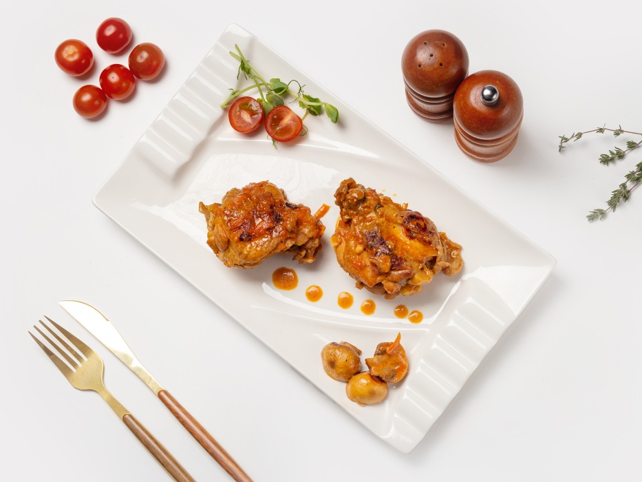 Курица с грибами и морковью тушеная