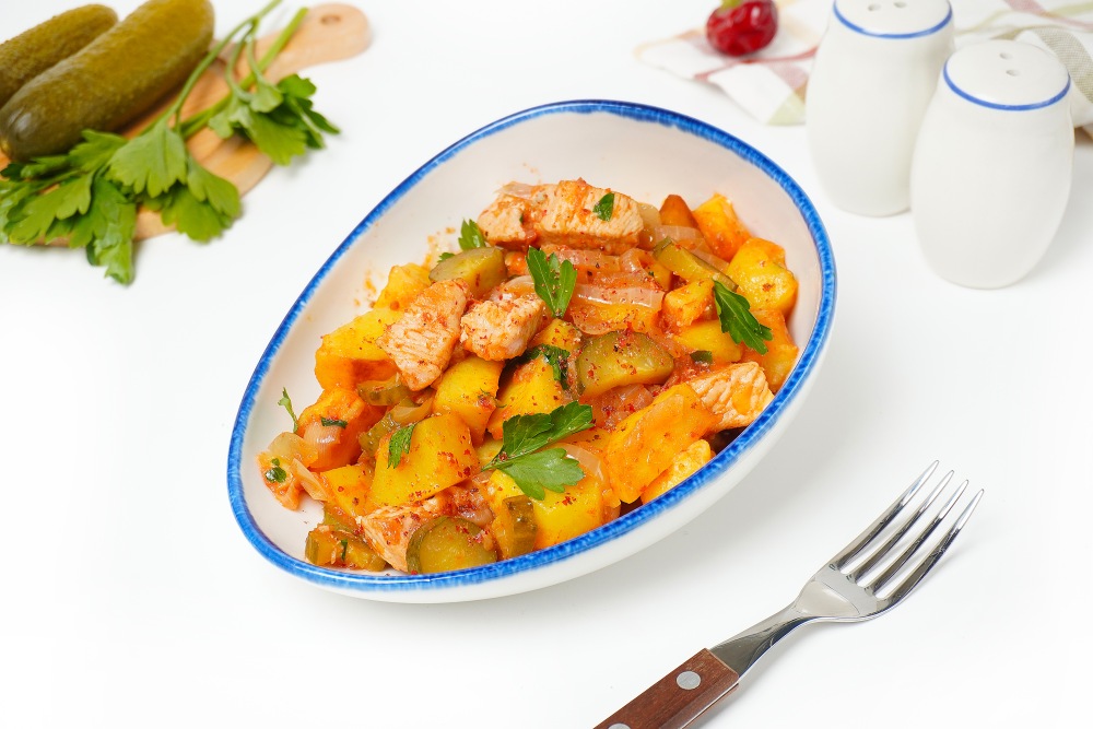 Азу из индейки на сковороде