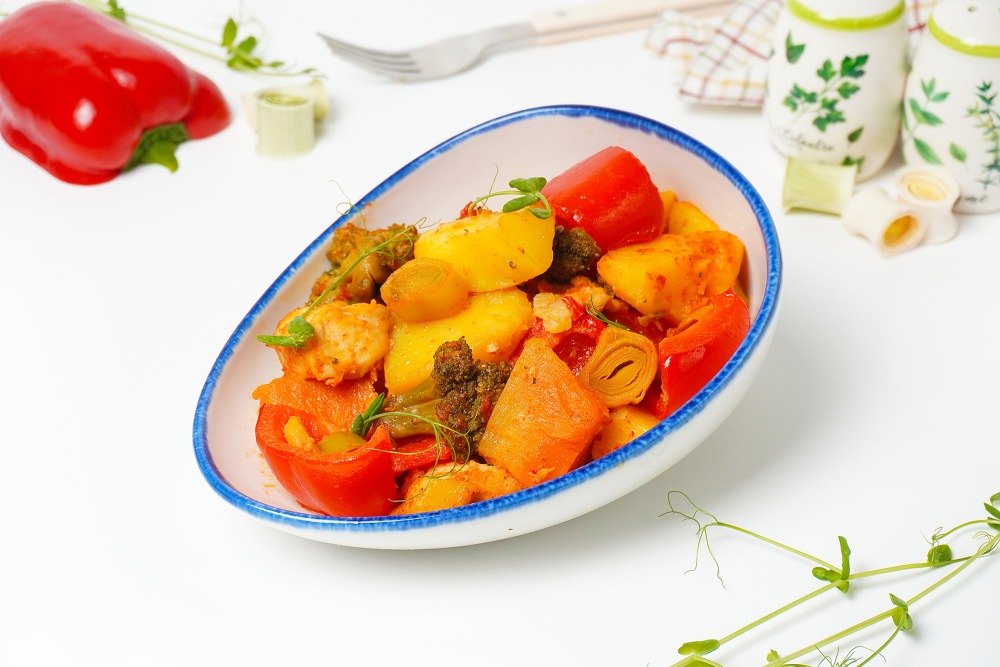 Курица с овощами по-деревенски в духовке