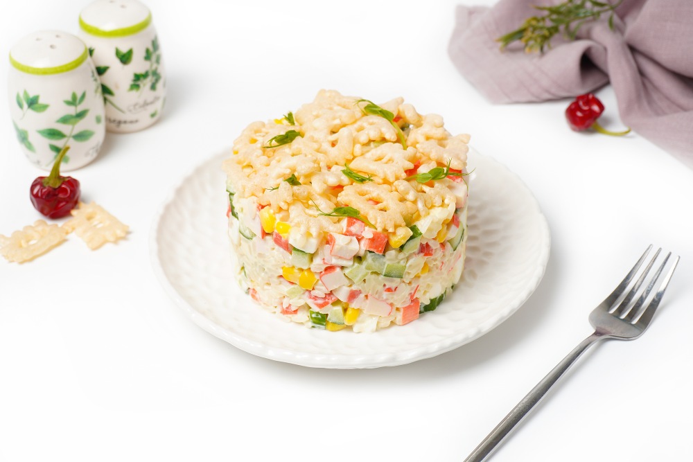 Салат с крабовыми палочками и рисом самый вкусный