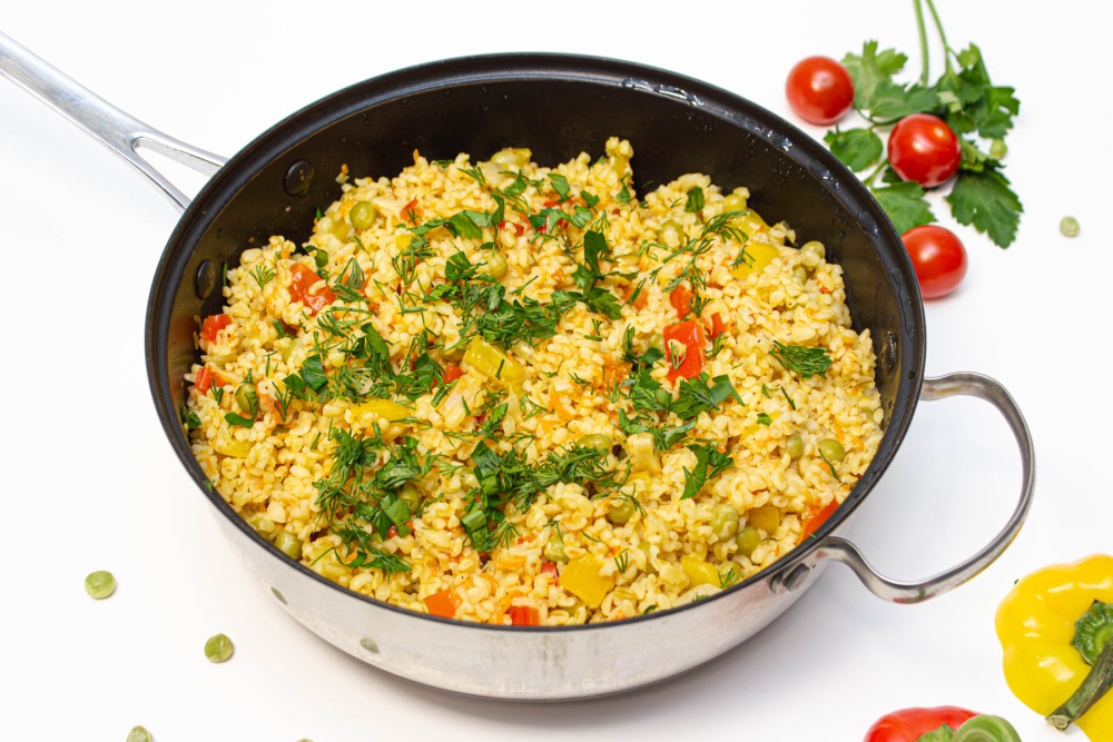 Булгур с овощами на сковороде: постный рецепт