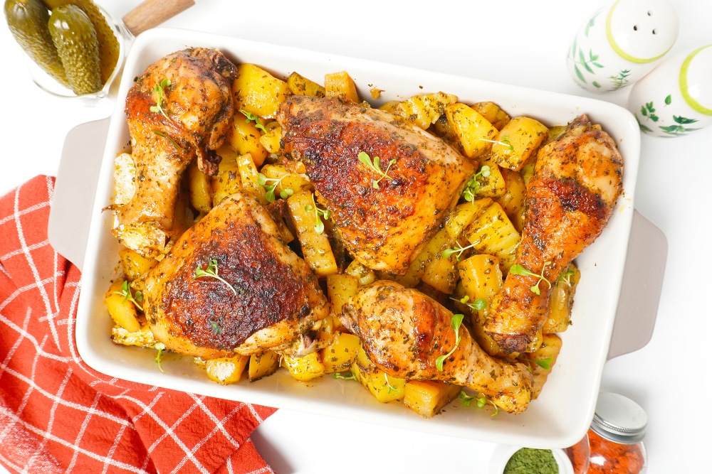 Классическая курица в духовке с картофелем