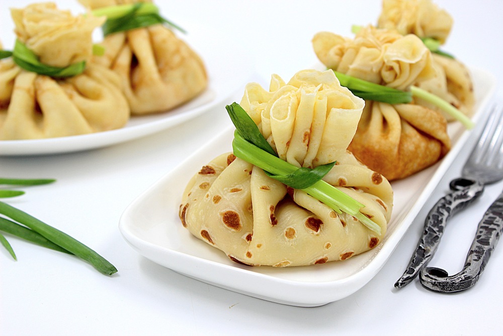 Мешочки из блинов с начинкой из курицы