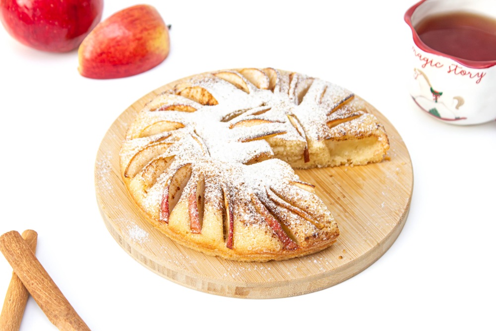 Постный манник с яблоками в духовке