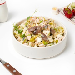 Салат с жареными грибами