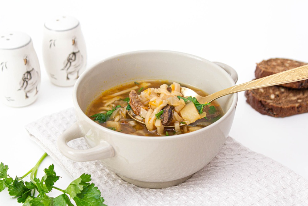 Лапша из сушеных грибов постная