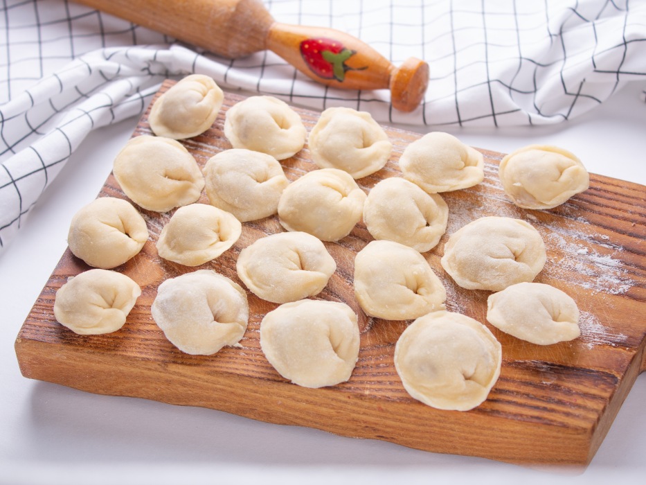 Тесто для пельменей домашних: классический рецепт