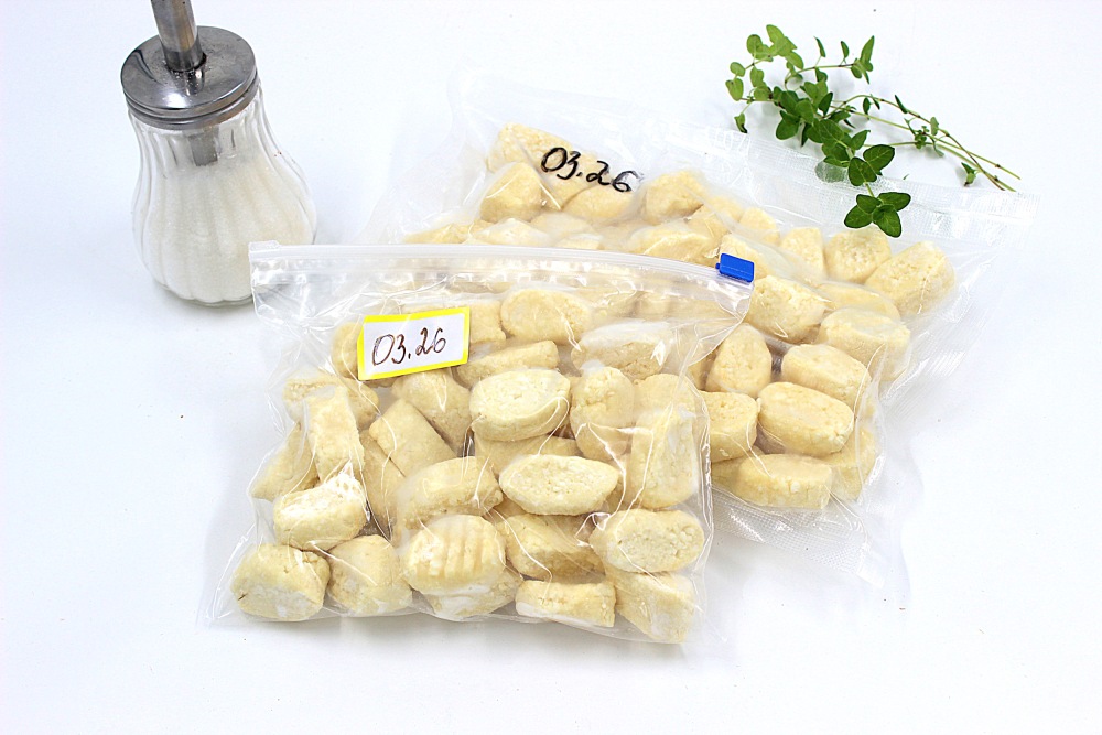 Вкусные ленивые вареники: заготовка из творога