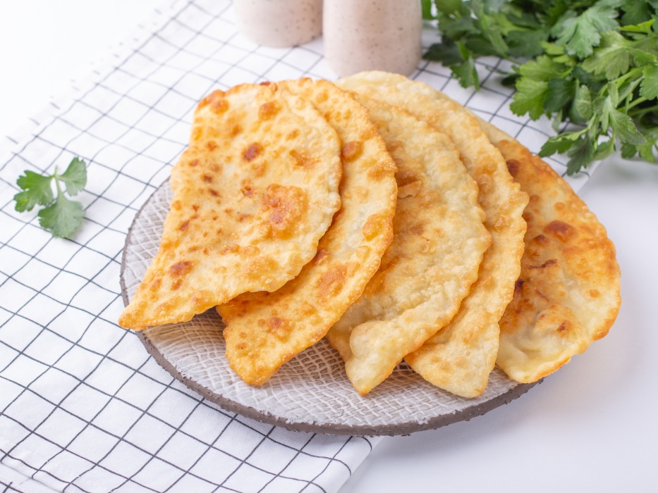 Как приготовить и заморозить чебуреки