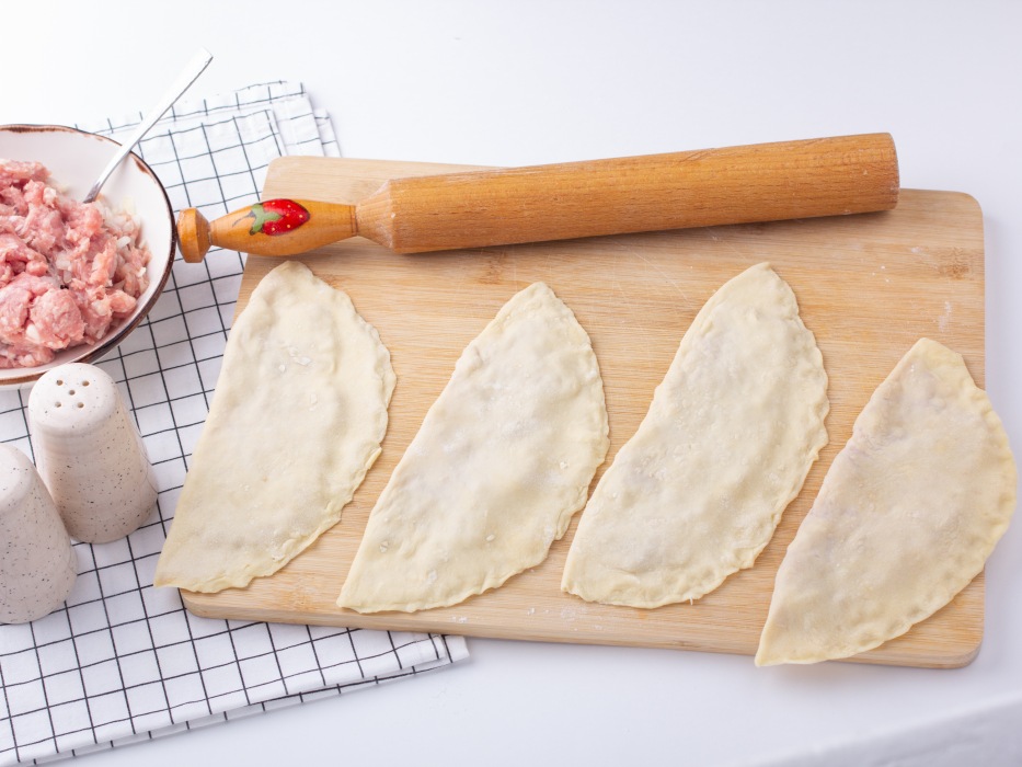 Как приготовить и заморозить чебуреки