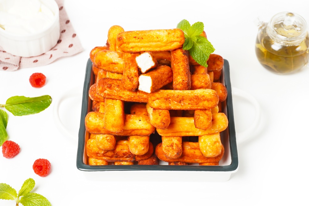 Творожные палочки: заготовка из творога