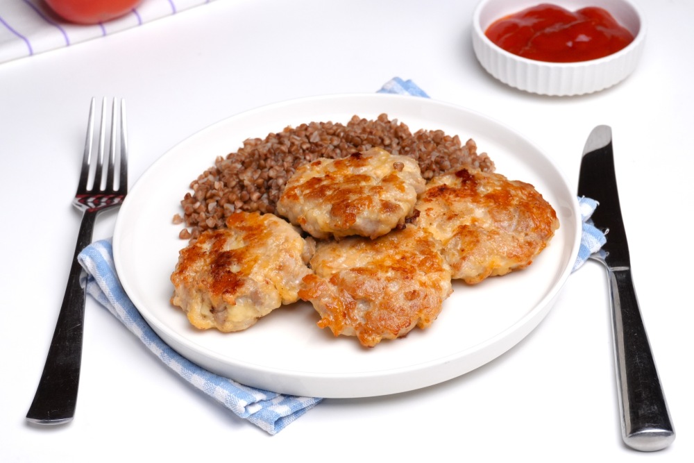 Заготовки из курицы: рубленые котлеты