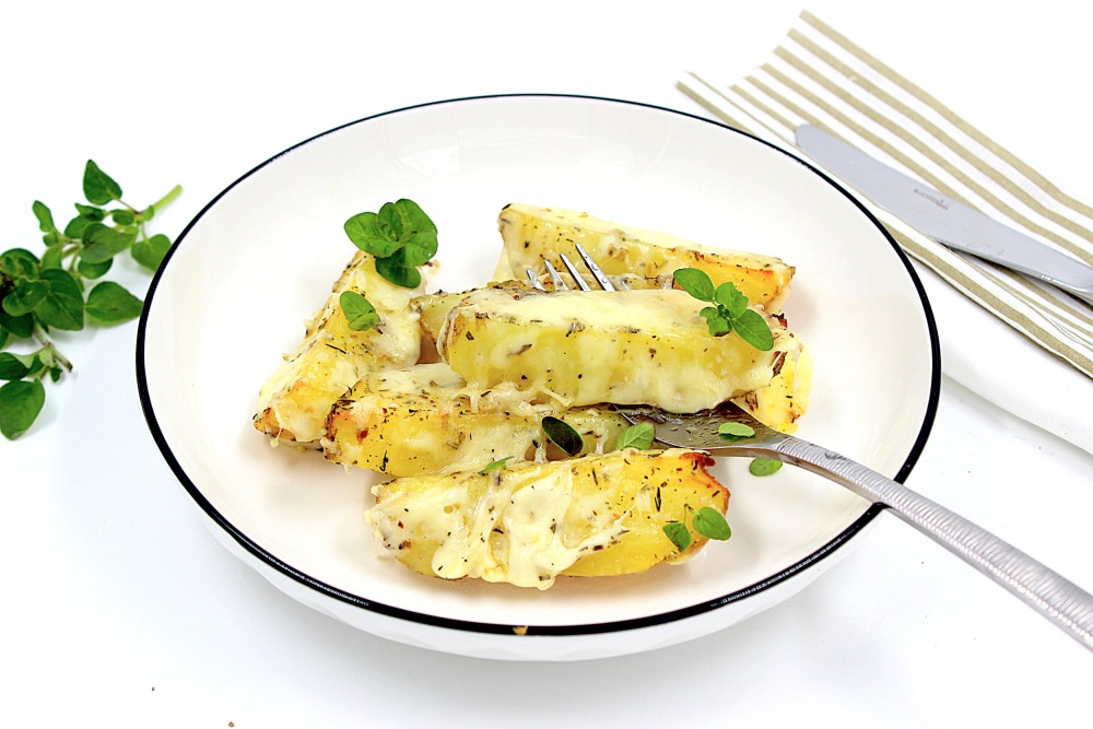 Картофель запеченный с сыром в духовке