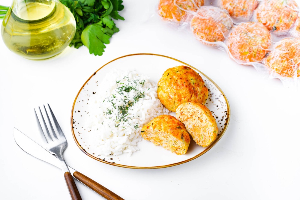 Куриные котлеты с овощами: заготовка впрок