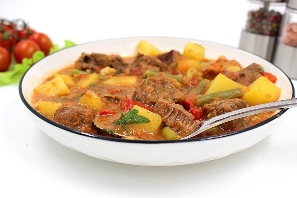 Овощное рагу с мясом и картошкой