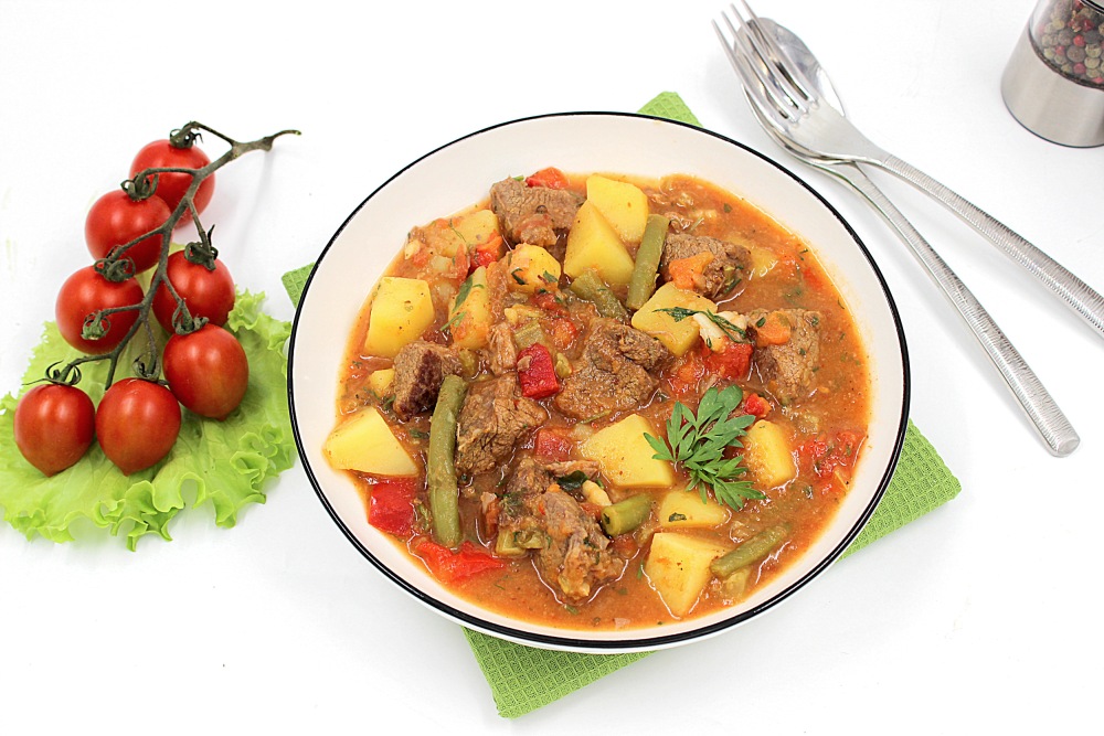 Овощное рагу с мясом и картошкой