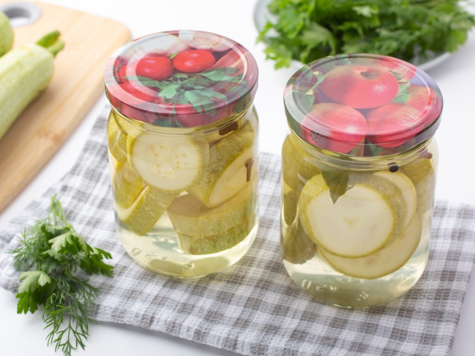 Маринованные кабачки на зиму в банках хрустящие