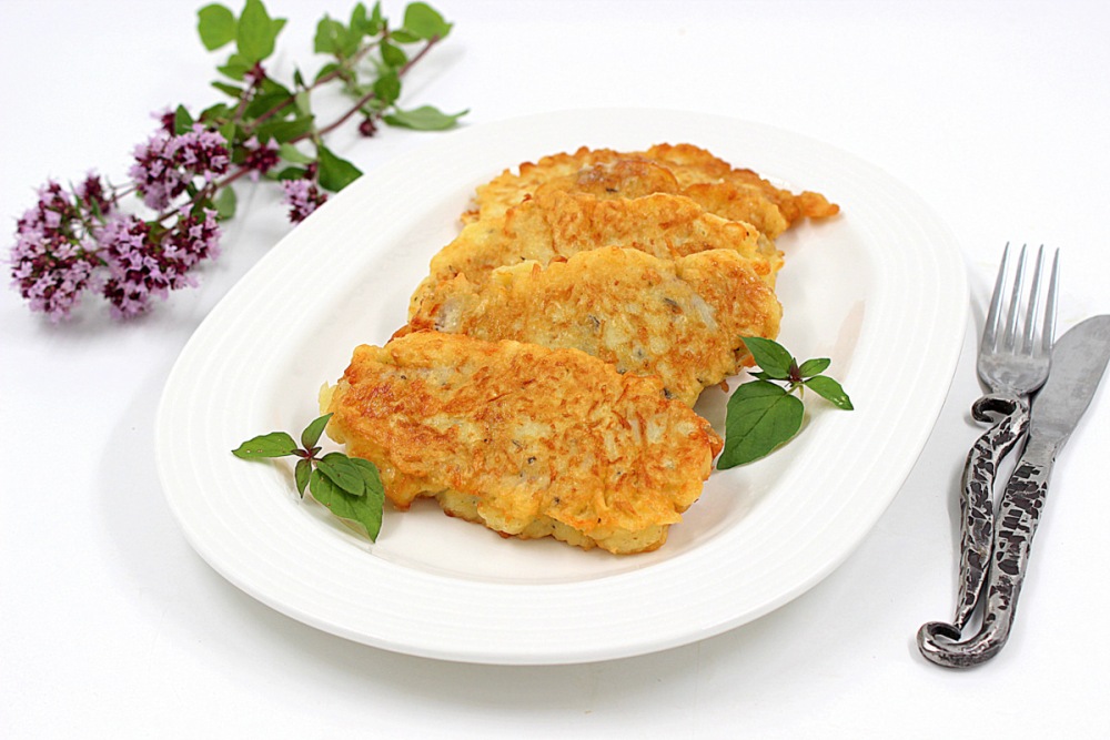 Свинина в кляре на сковороде с сыром
