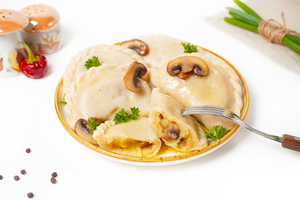 Вареники с картошкой и грибами: классический рецепт