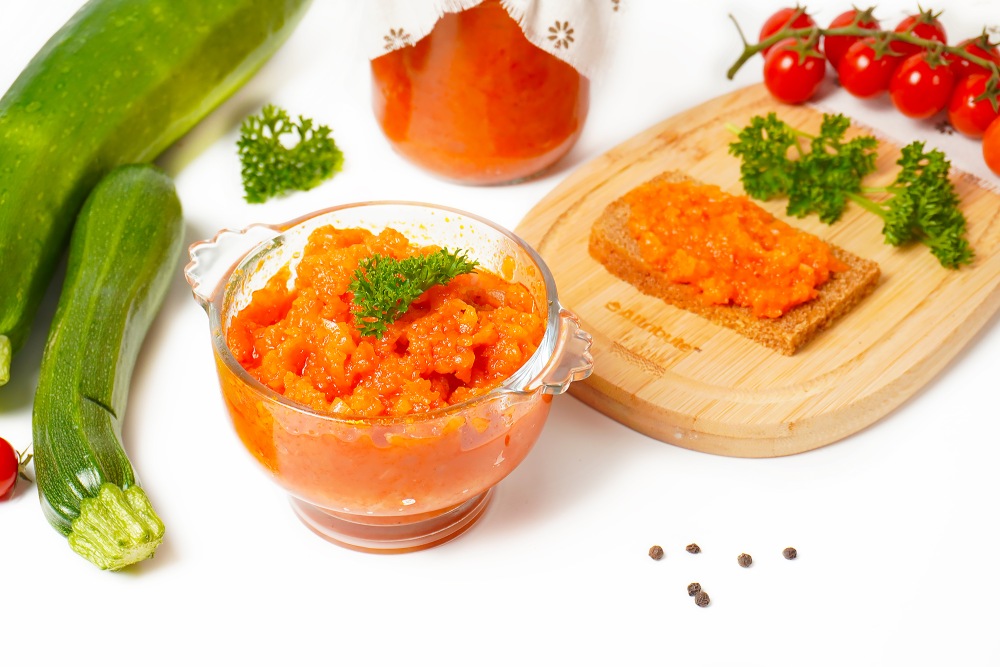 Кабачковая икра без моркови на зиму: с томатной пастой через мясорубку